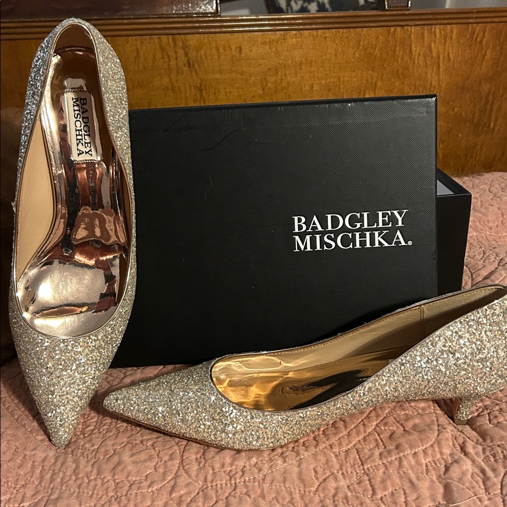 Badgley Mischka Sparkling Gold Pumps - Picture 2 of 4